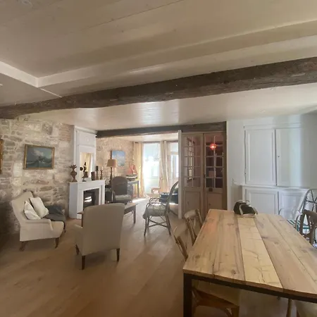 Charming House In The Heart Of Martin